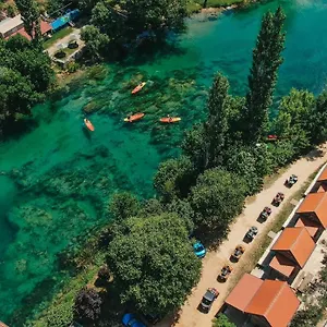 https://river-huts-zrmanja.hotelinzadar.com